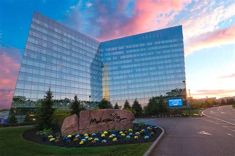 mohegan sun partner hotels